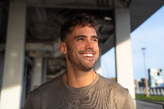 Un militaire souriant