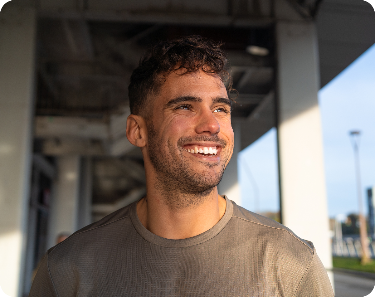 Un militaire souriant